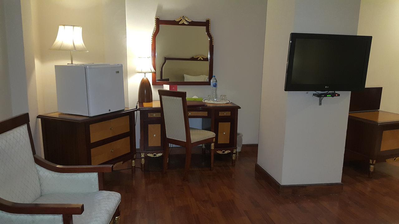 Savoey Hotel Лахор Екстериор снимка