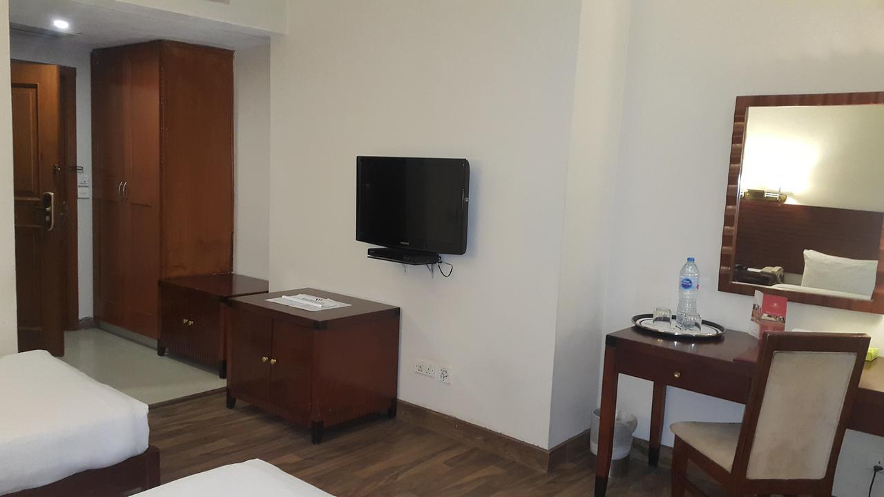 Savoey Hotel Лахор Екстериор снимка